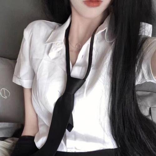 皇后驾到：反派人设崩不住了